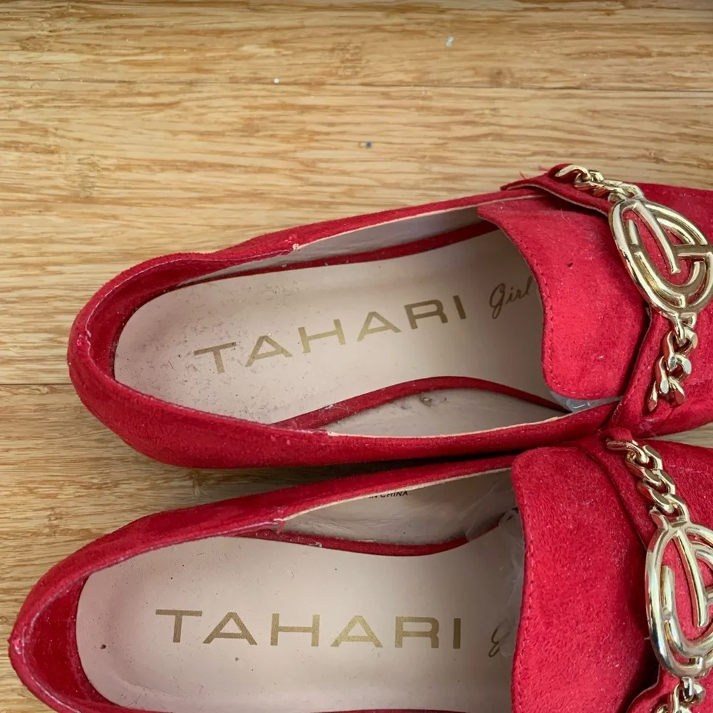 Tahari Red Loafers with Gold Chain Detail - Picture 6 of 7